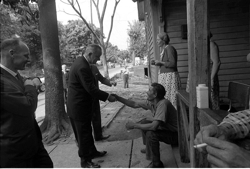 President Johnson on his 1964 poverty tour. (Cecil Saughton/Public Domain/Wikimedia Commons)