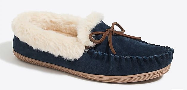 navy blue and white fuzzy slippers