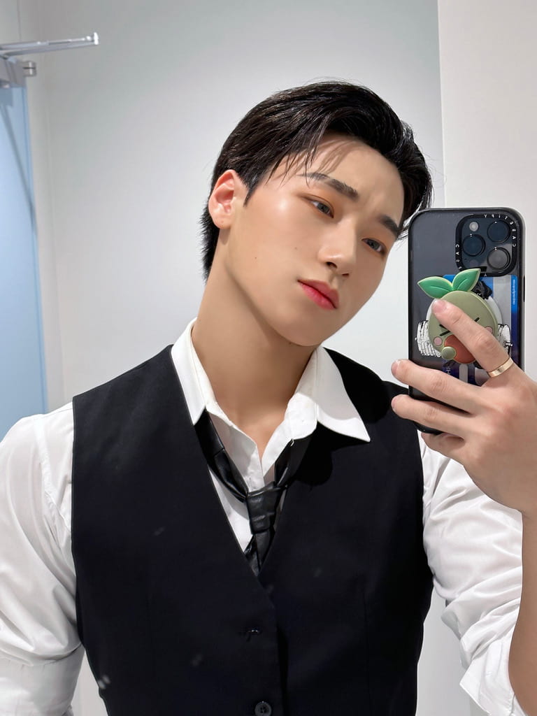 에이티즈 최산 벌크업 전후와 무대 및 화보 사진 29